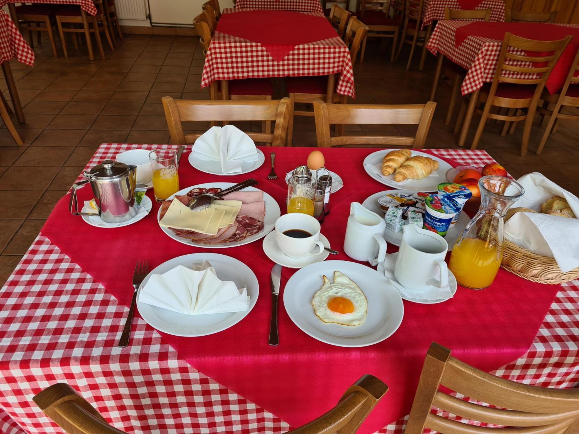 Gostilna Batist Bed and Breakfast Bohinjska Bela Εξωτερικό φωτογραφία